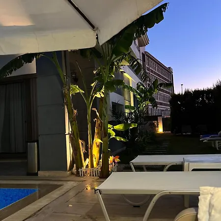 Villa A Comfortable With Pool In Cesme Villaatasoy Reisdere