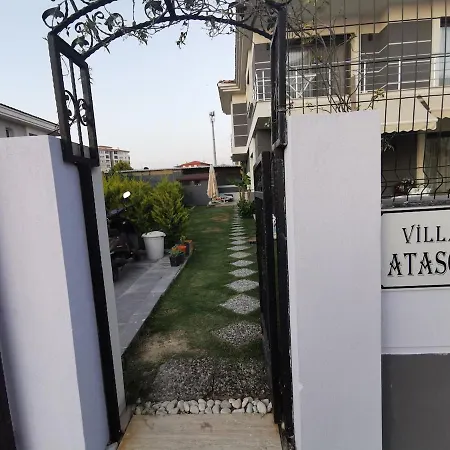 A Comfortable With Pool In Cesme Villaatasoy Reisdere