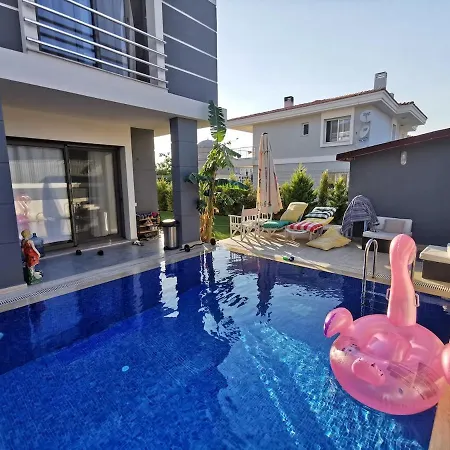 A Comfortable With Pool In Cesme Villaatasoy *