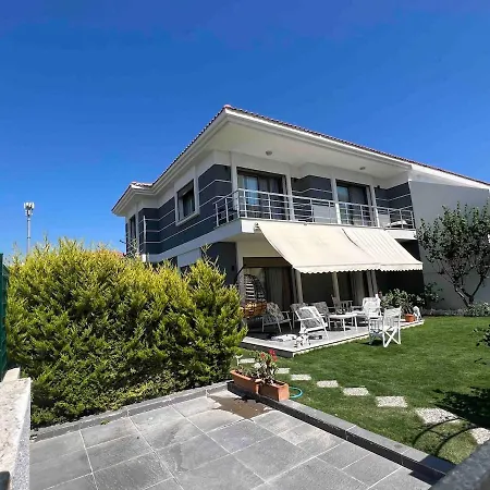 A Comfortable With Pool In Cesme Villaatasoy * Reisdere