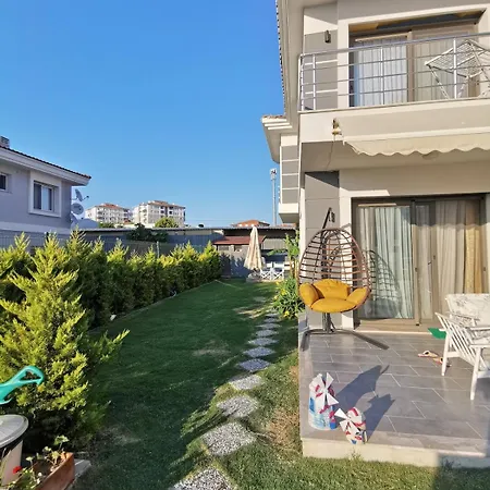 A Comfortable With Pool In Cesme Villaatasoy Reisdere