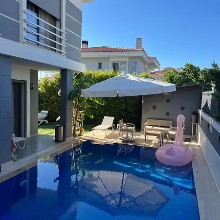 Villa A Comfortable With Pool In Cesme Villaatasoy *
