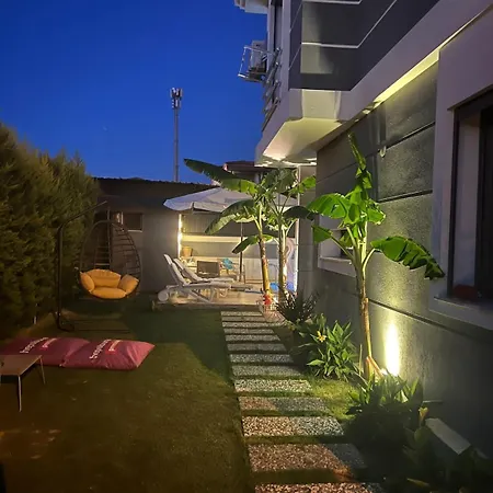 A Comfortable With Pool In Cesme Villaatasoy Villa *