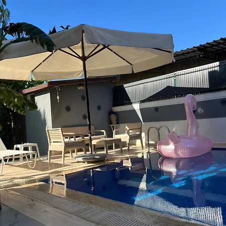 Villa A Comfortable With Pool In Cesme Villaatasoy