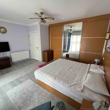 Villa A Comfortable With Pool In Cesme Villaatasoy Reisdere
