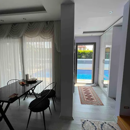 A Comfortable With Pool In Cesme Villaatasoy *