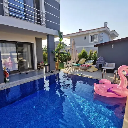 Villa A Comfortable With Pool In Cesme Villaatasoy *